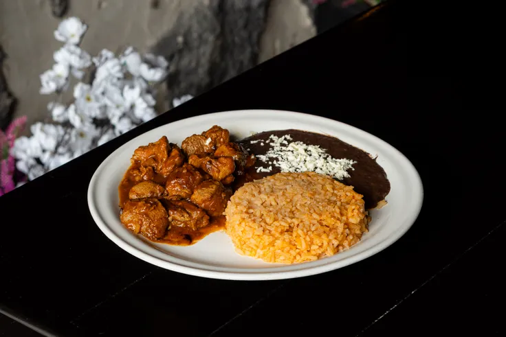 Costilla en salsa de chile seco
