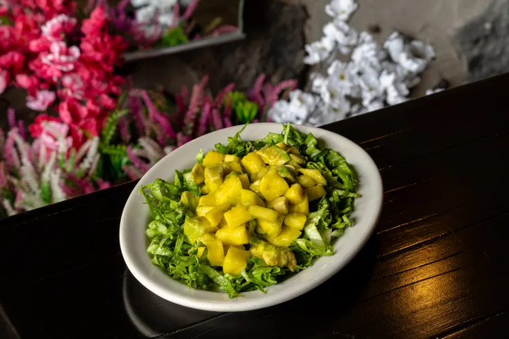 Ensalada de piña con aguacate